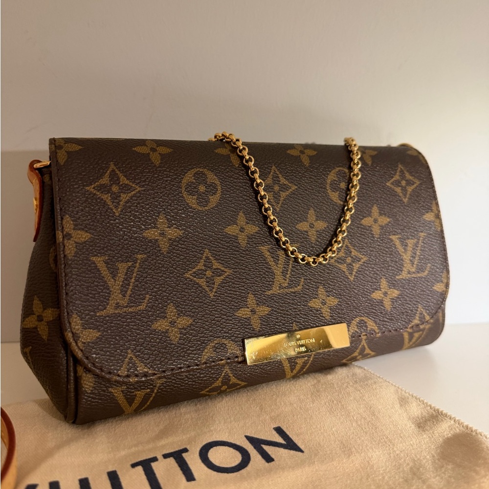 Authentic Louis Vuitton Monogram Favorite PM - Picture 5 of 16